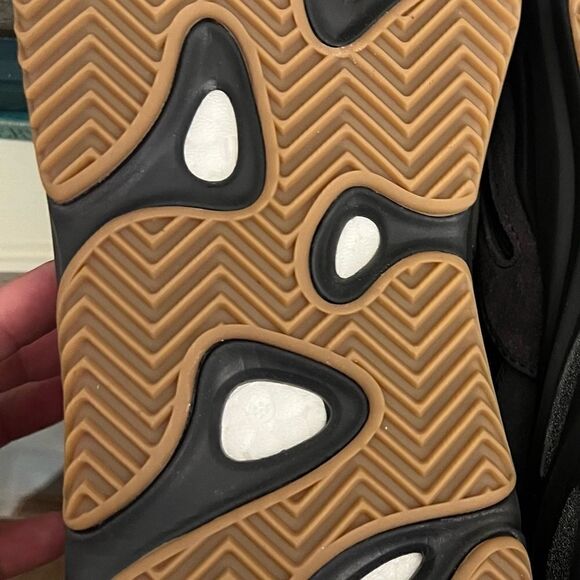 NIOB Yeezy 700 Boost Utility Black 2022 reissue Men’s size 8 sneaker. - Picture 10 of 11